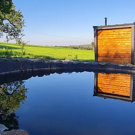 Tiny House Pod Tresni Villa Kaznejov Exterior photo